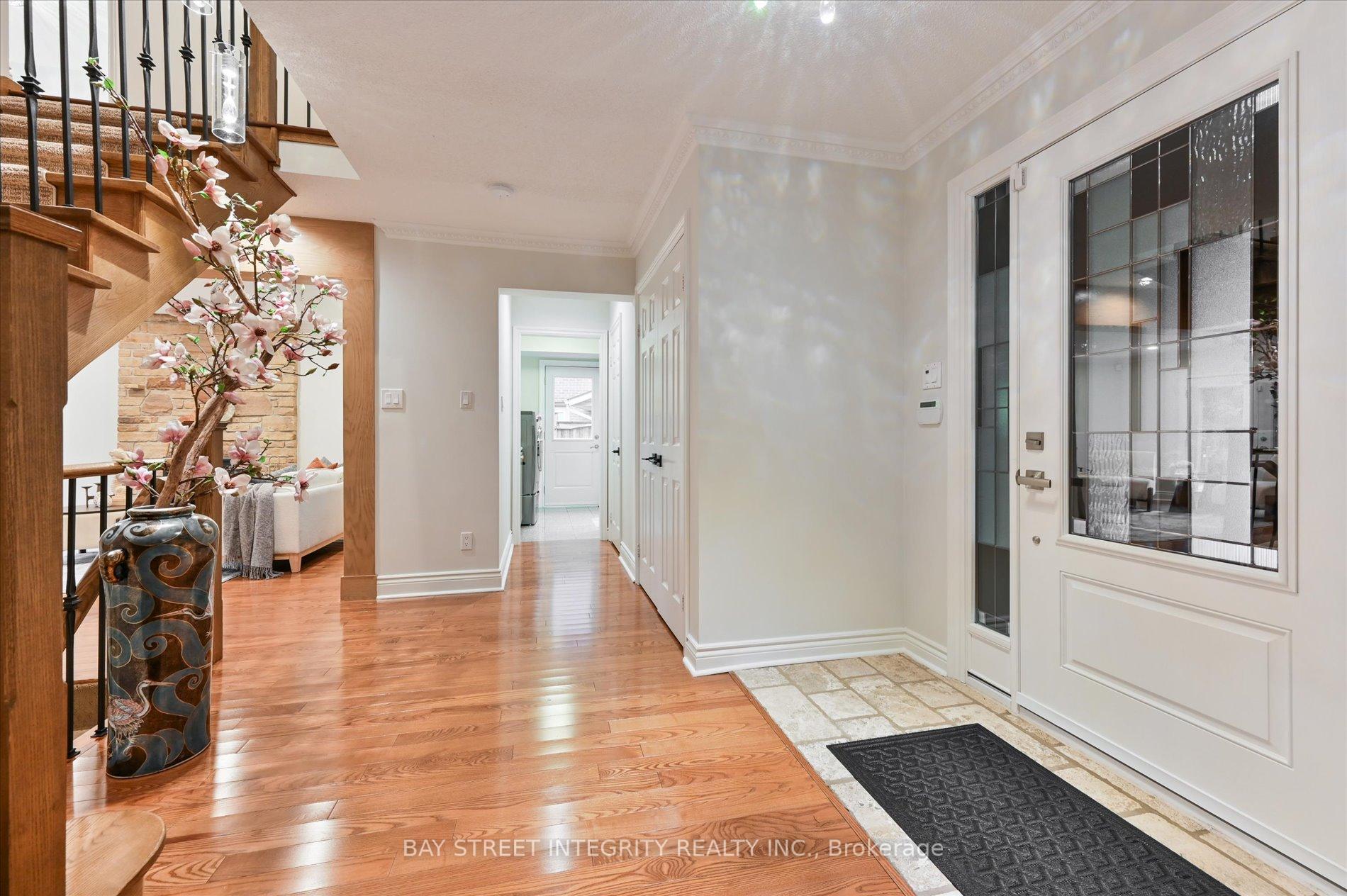 9 Ritter Cres, Markham, ON L3R4K4 | 5 Bedroom 4 Bathroom Detached House | Image 4