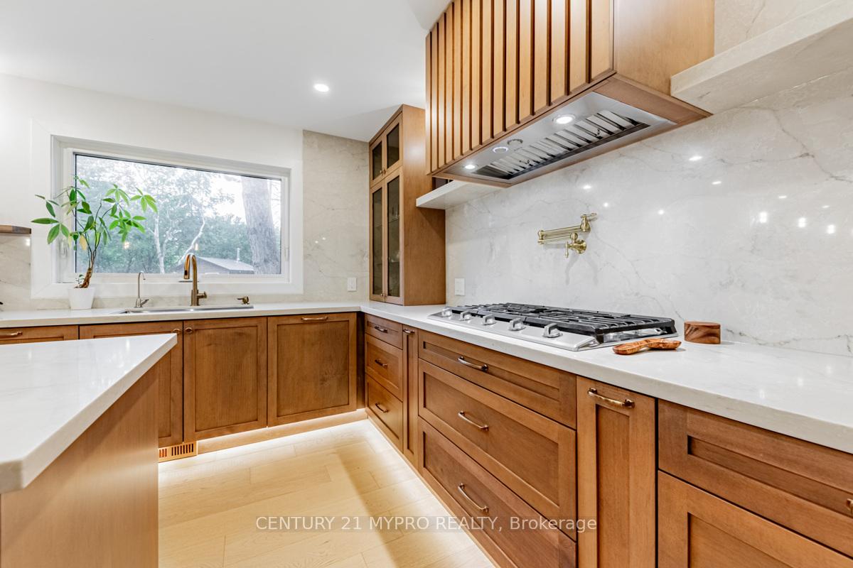 8 Briarwood Rd N, Markham, ON L3R2X2 | 5 Bedroom 4 Bathroom Detached House | Image 13