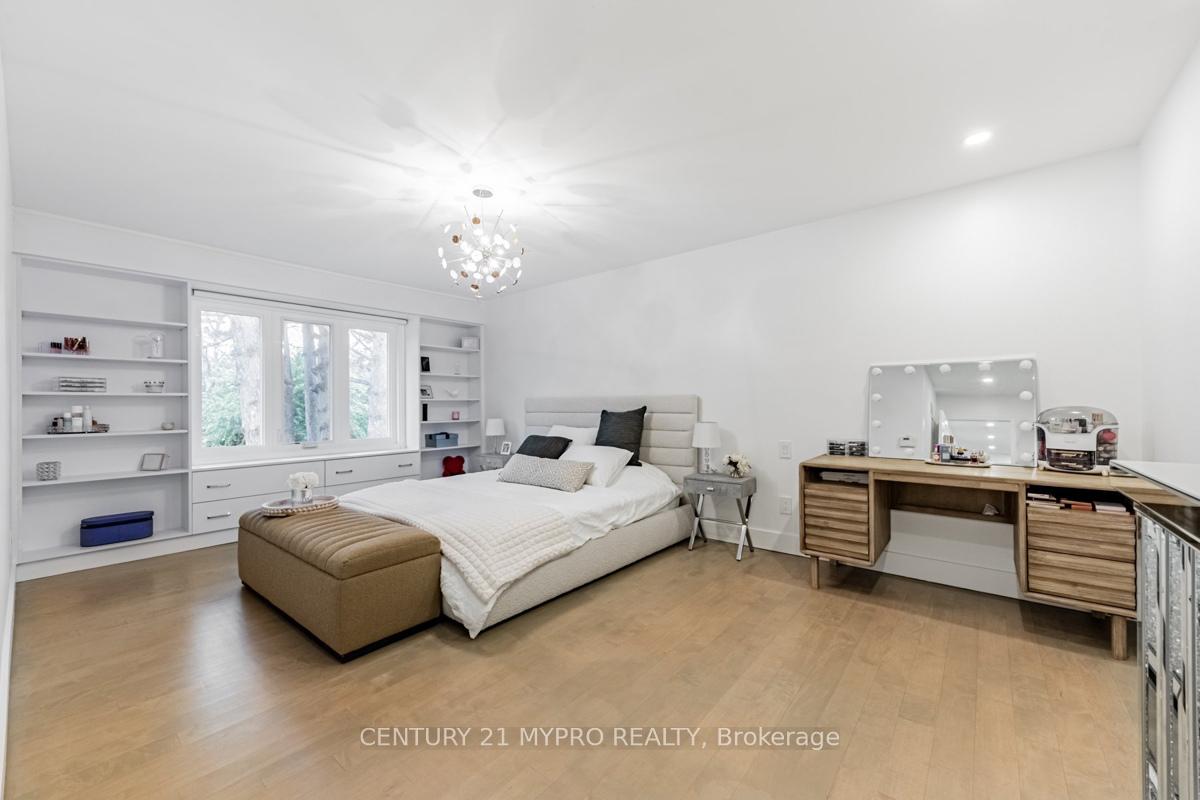 8 Briarwood Rd N, Markham, ON L3R2X2 | 5 Bedroom 4 Bathroom Detached House | Image 17