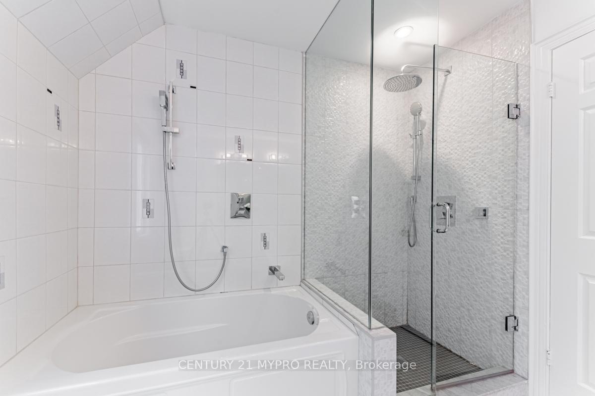 8 Briarwood Rd N, Markham, ON L3R2X2 | 5 Bedroom 4 Bathroom Detached House | Image 19