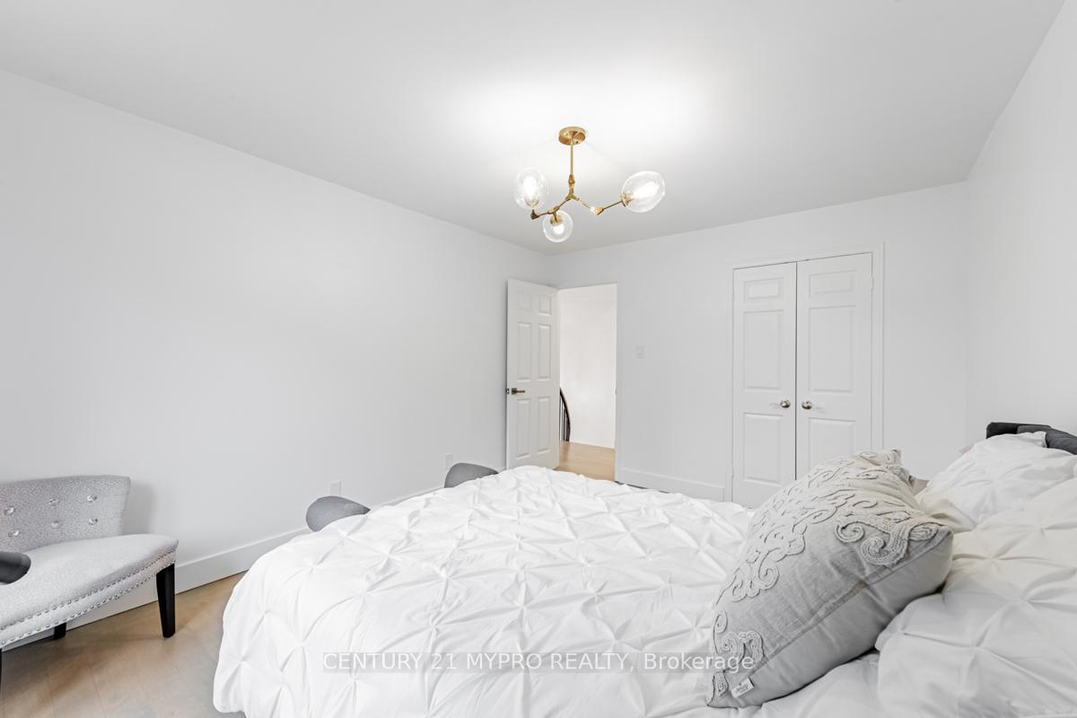 8 Briarwood Rd N, Markham, ON L3R2X2 | 5 Bedroom 4 Bathroom Detached House | Image 38