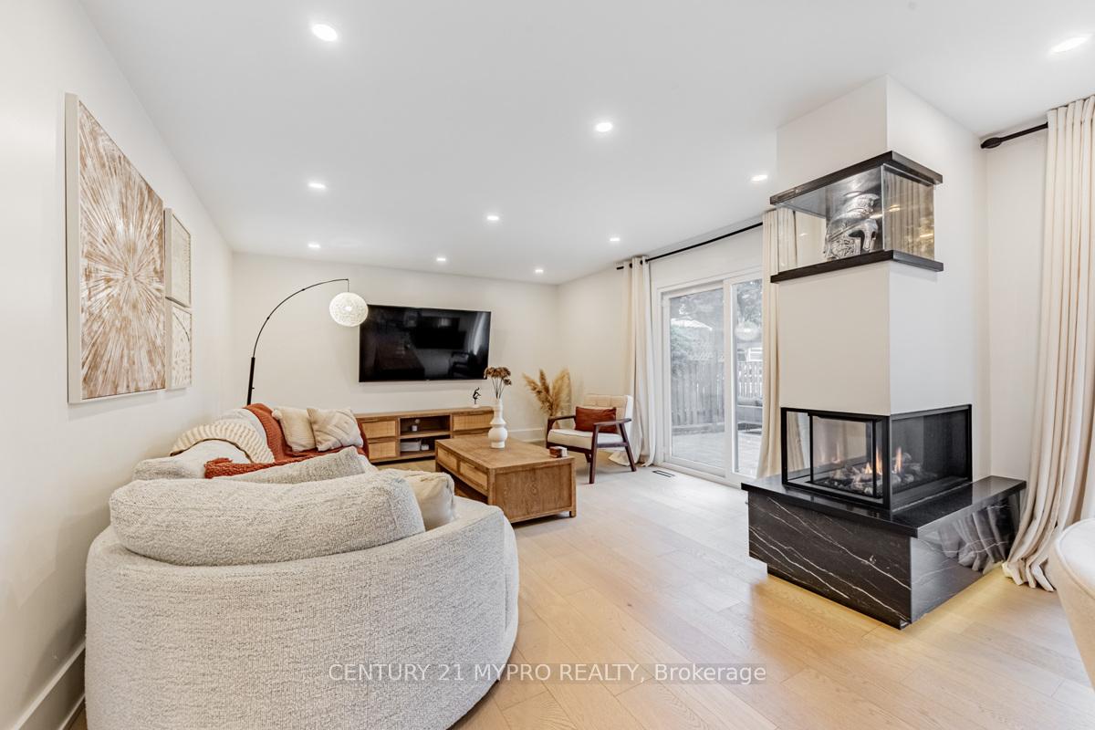 8 Briarwood Rd N, Markham, ON L3R2X2 | 5 Bedroom 4 Bathroom Detached House | Image 8