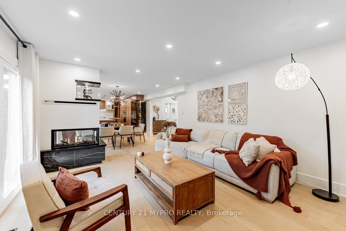 8 Briarwood Rd N, Markham, ON L3R2X2 | 5 Bedroom 4 Bathroom Detached House | Image 9