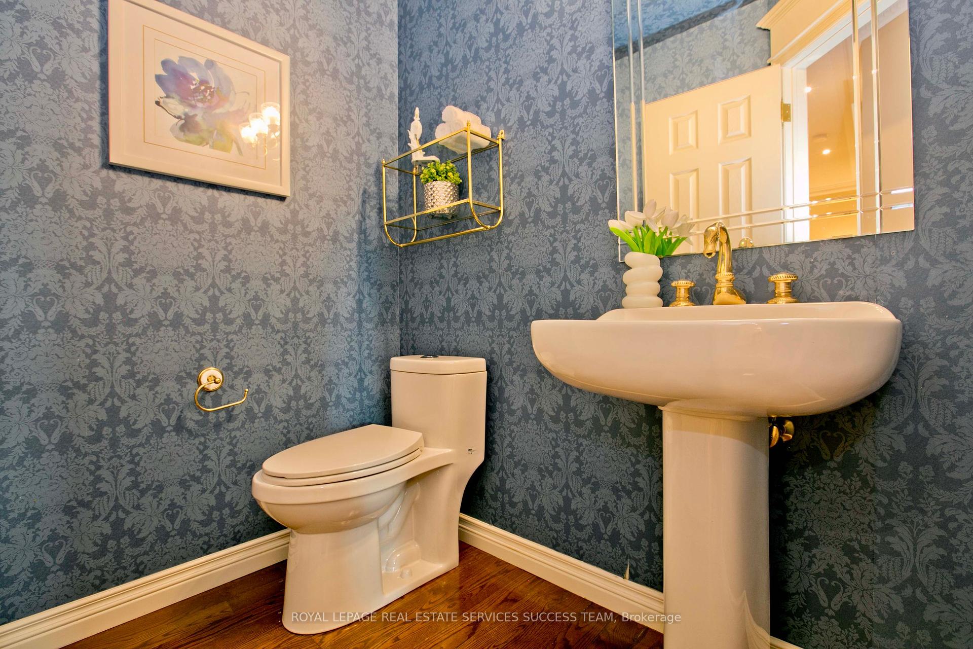 37 Heatherwood Cres, Markham, ON L3R8W6 | 5 Bedroom 4 Bathroom Detached House | Image 12