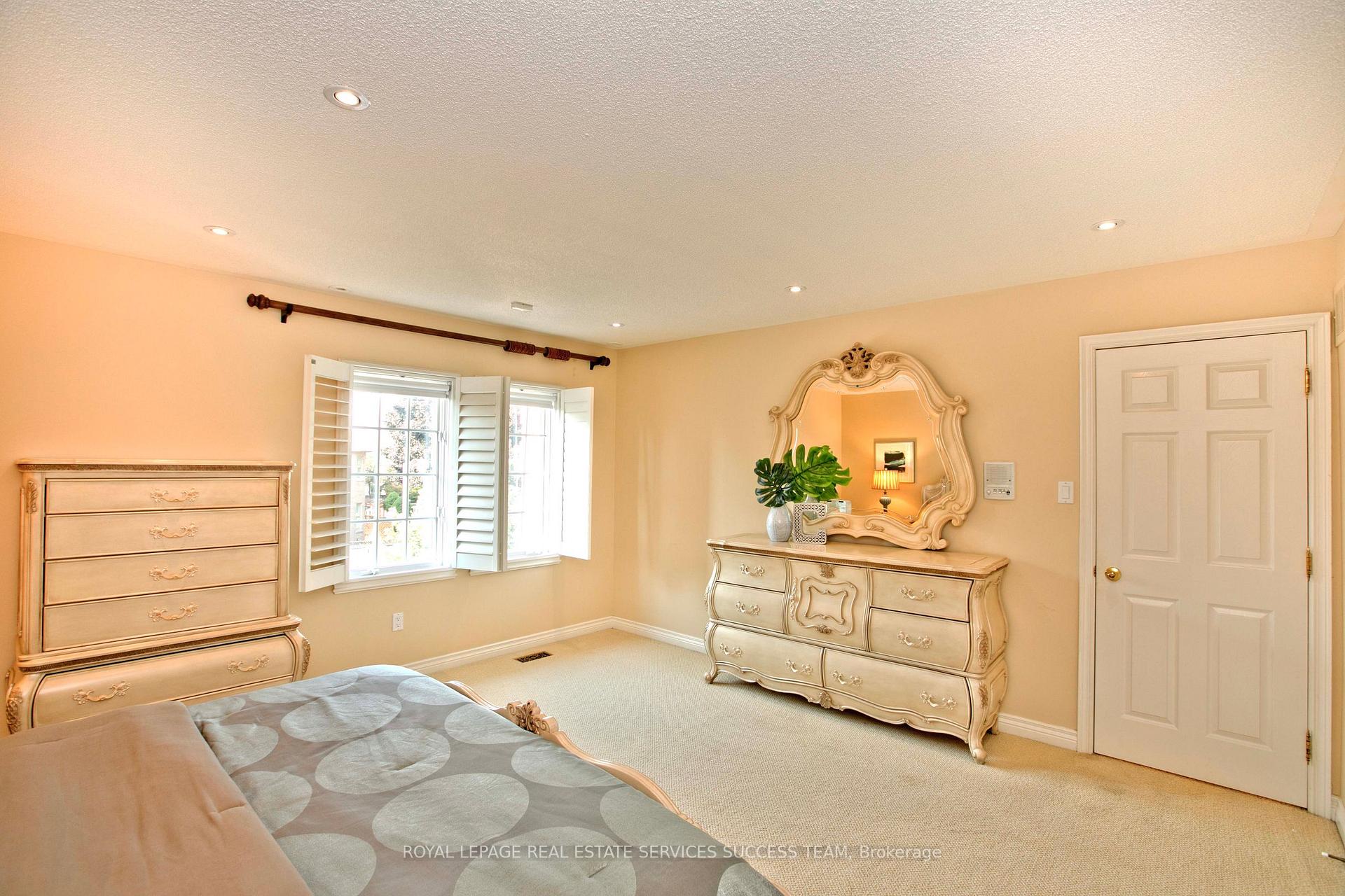 37 Heatherwood Cres, Markham, ON L3R8W6 | 5 Bedroom 4 Bathroom Detached House | Image 15