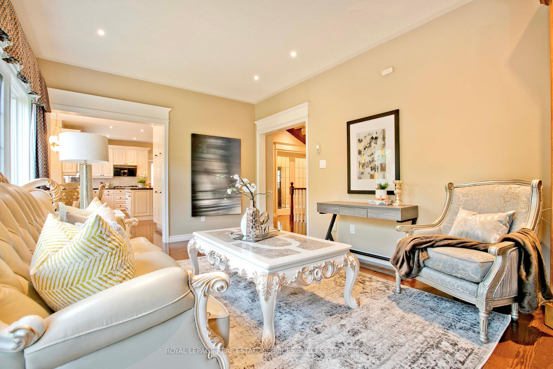 37 Heatherwood Cres, Markham, ON L3R8W6 | 5 Bedroom 4 Bathroom Detached House | Image 8