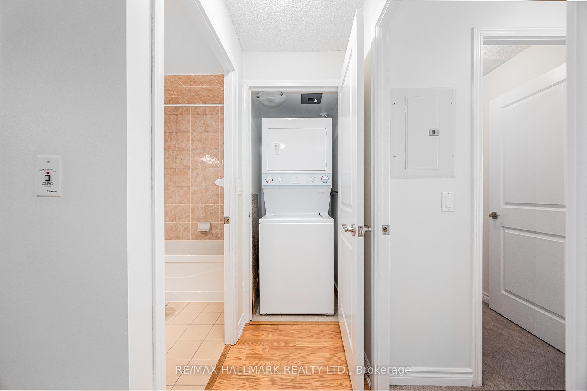 #209 - 18 Harding Blvd, Richmond Hill, ON L4C0T3 | 1 Bedroom 1 Bathroom Condo Apt | Image 12