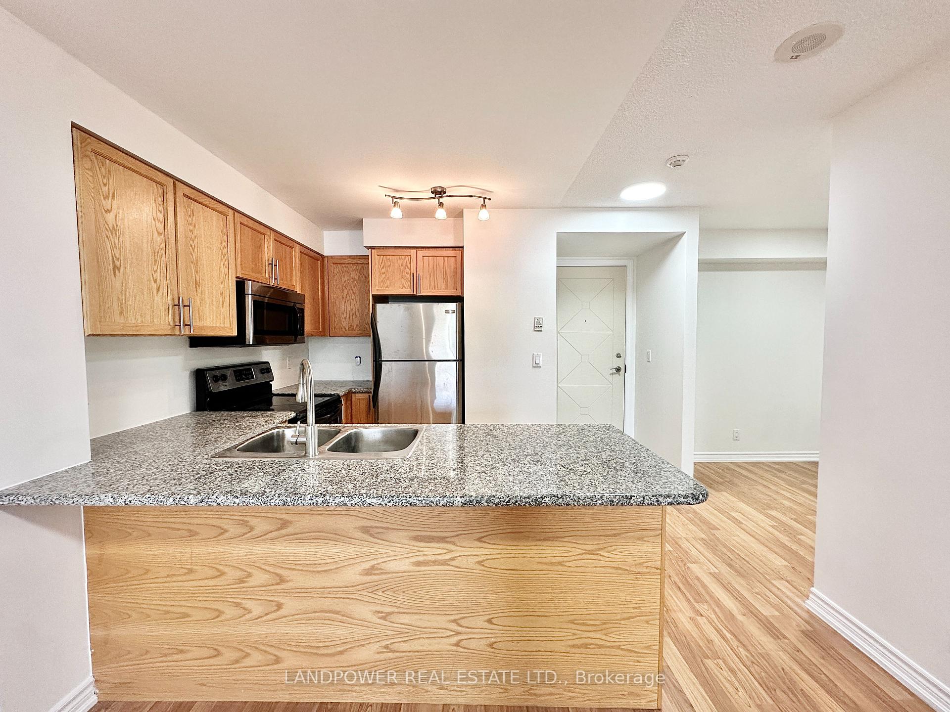 #405 - 18 Harding Blvd, Richmond Hill, ON L4C0T3 | 1 Bedroom 1 Bathroom Condo Apt | Image 4