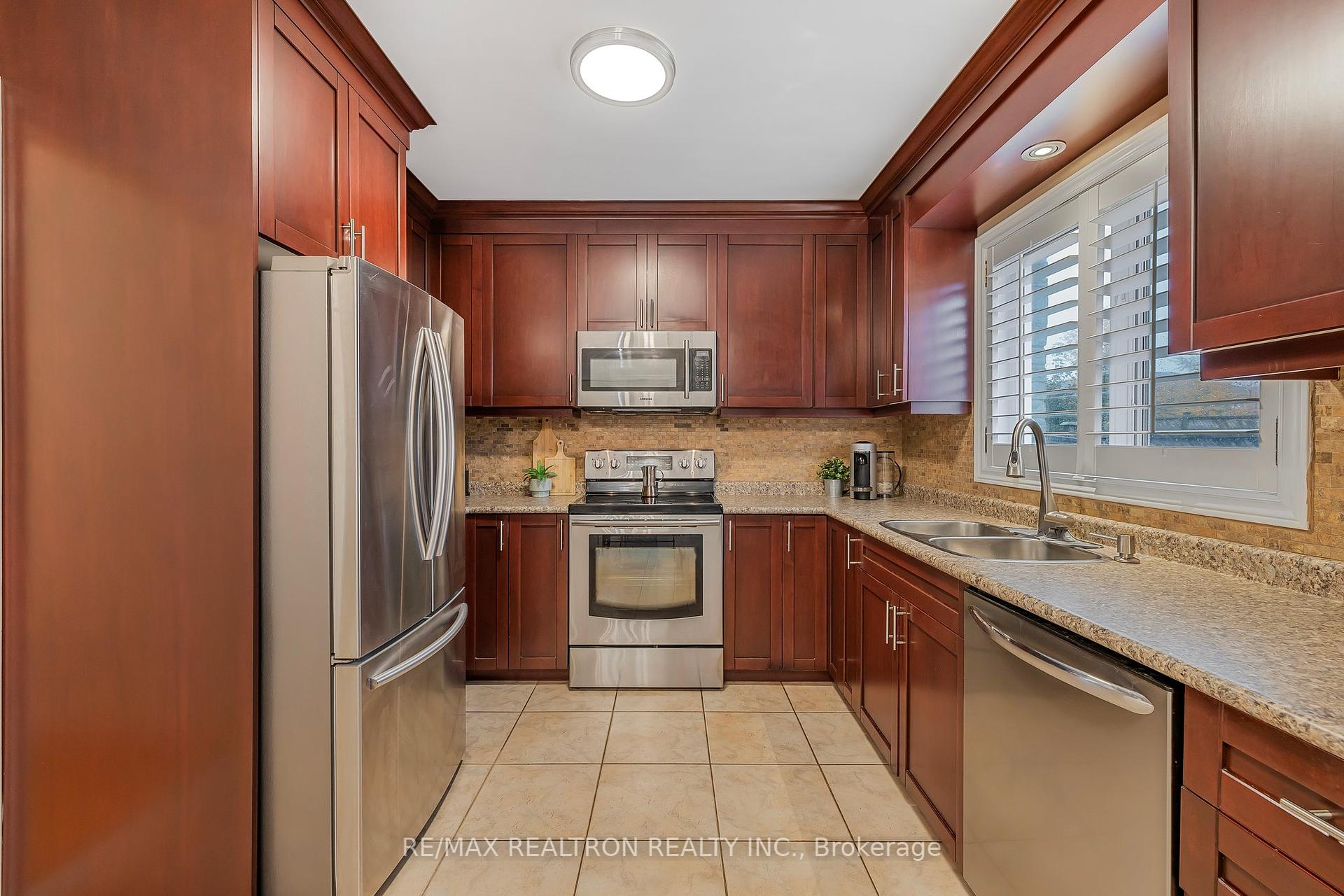 291 Drummond Dr, Vaughan, ON L6A3E2 | 4 Bedroom 3 Bathroom Detached House | Image 15