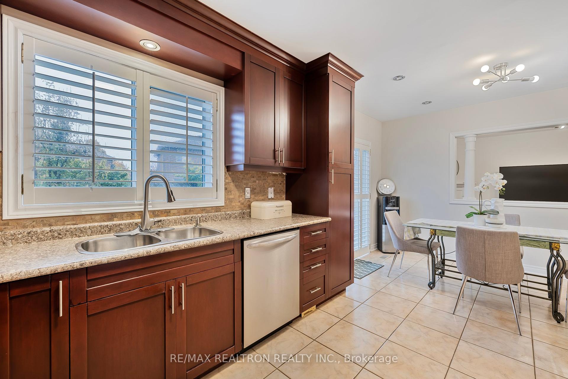 291 Drummond Dr, Vaughan, ON L6A3E2 | 4 Bedroom 3 Bathroom Detached House | Image 17