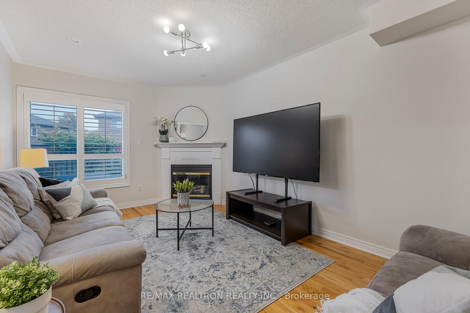 291 Drummond Dr, Vaughan, ON L6A3E2 | 4 Bedroom 3 Bathroom Detached House | Image 8