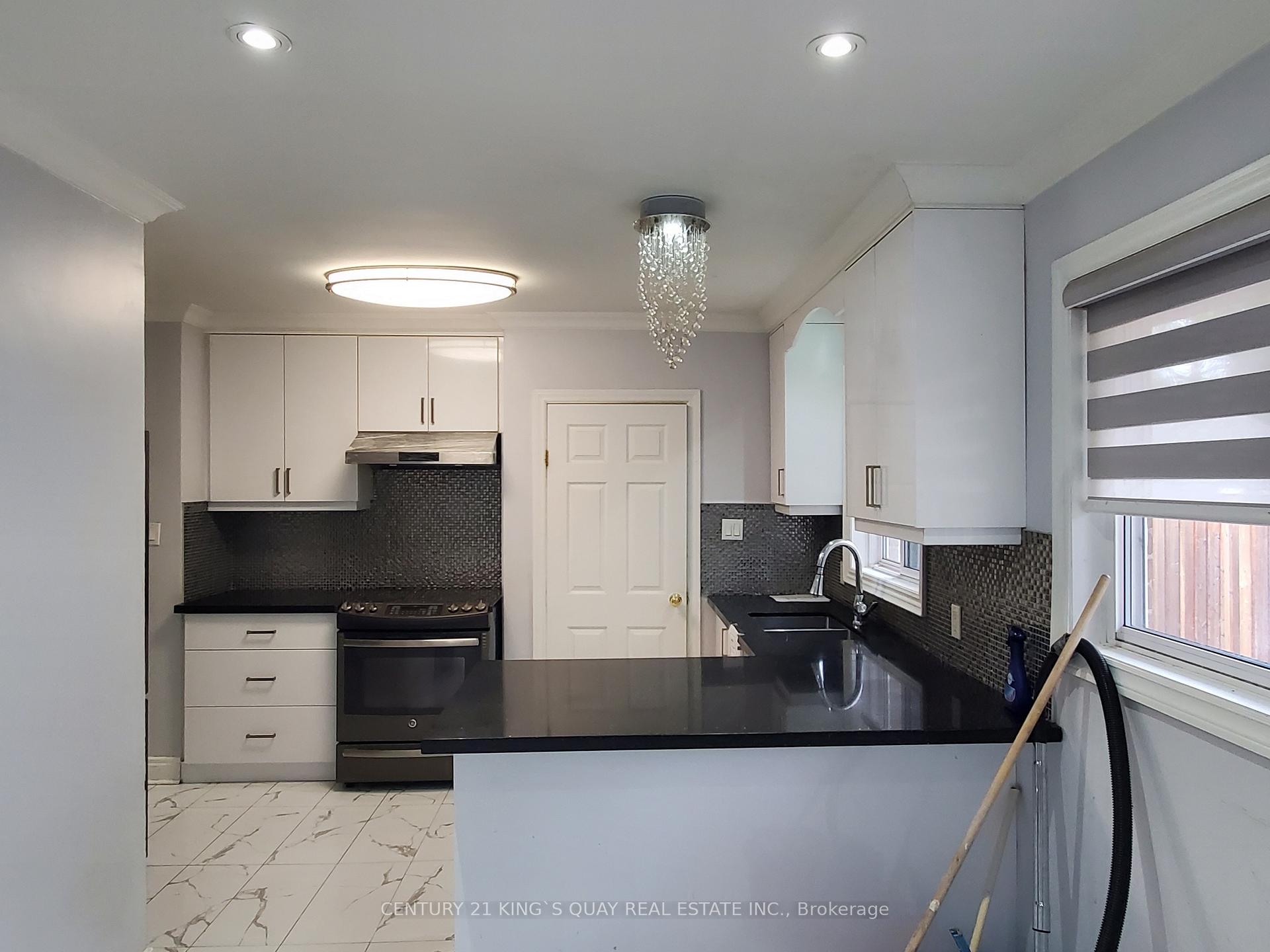 80 Main St, Markham, ON L3R2E7 | 5 Bedroom 3 Bathroom Detached House | Image 7