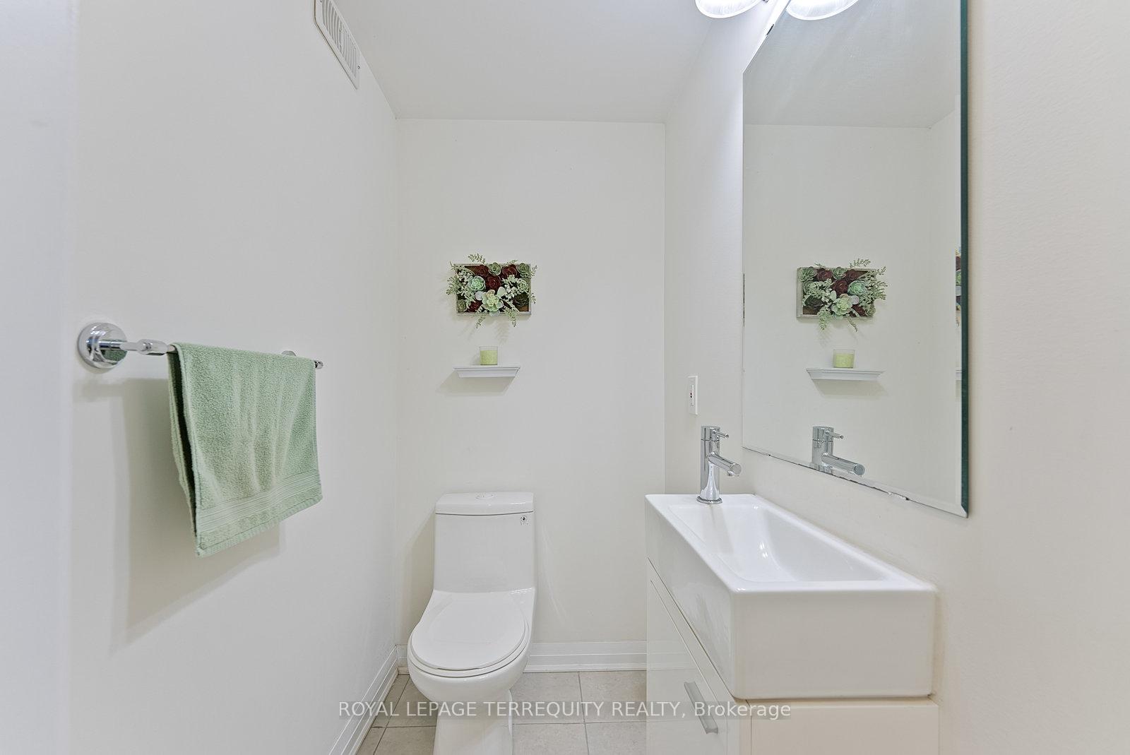 17 Stanley Greene Blvd, Toronto, ON M3K0B1 | 3 Bedroom 3 Bathroom Semi-Detached House | Image 27