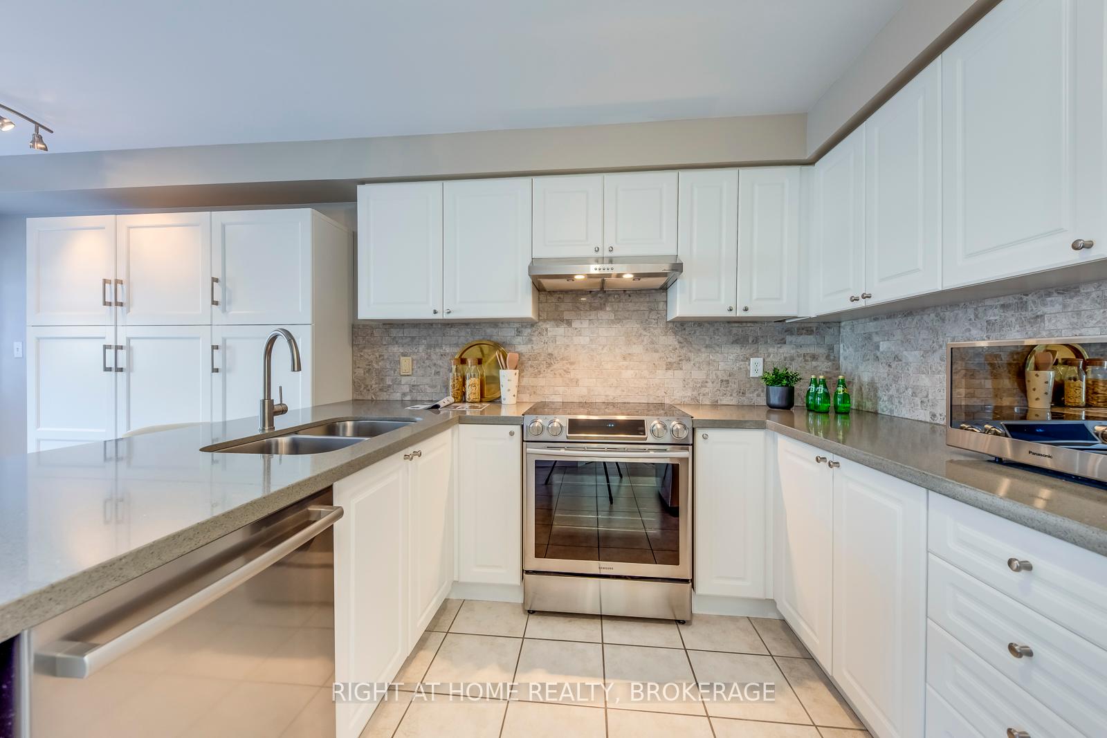 136 Tarragona Blvd, Toronto, ON M6N5C5 | 3 Bedroom 4 Bathroom Semi-Detached House | Image 11