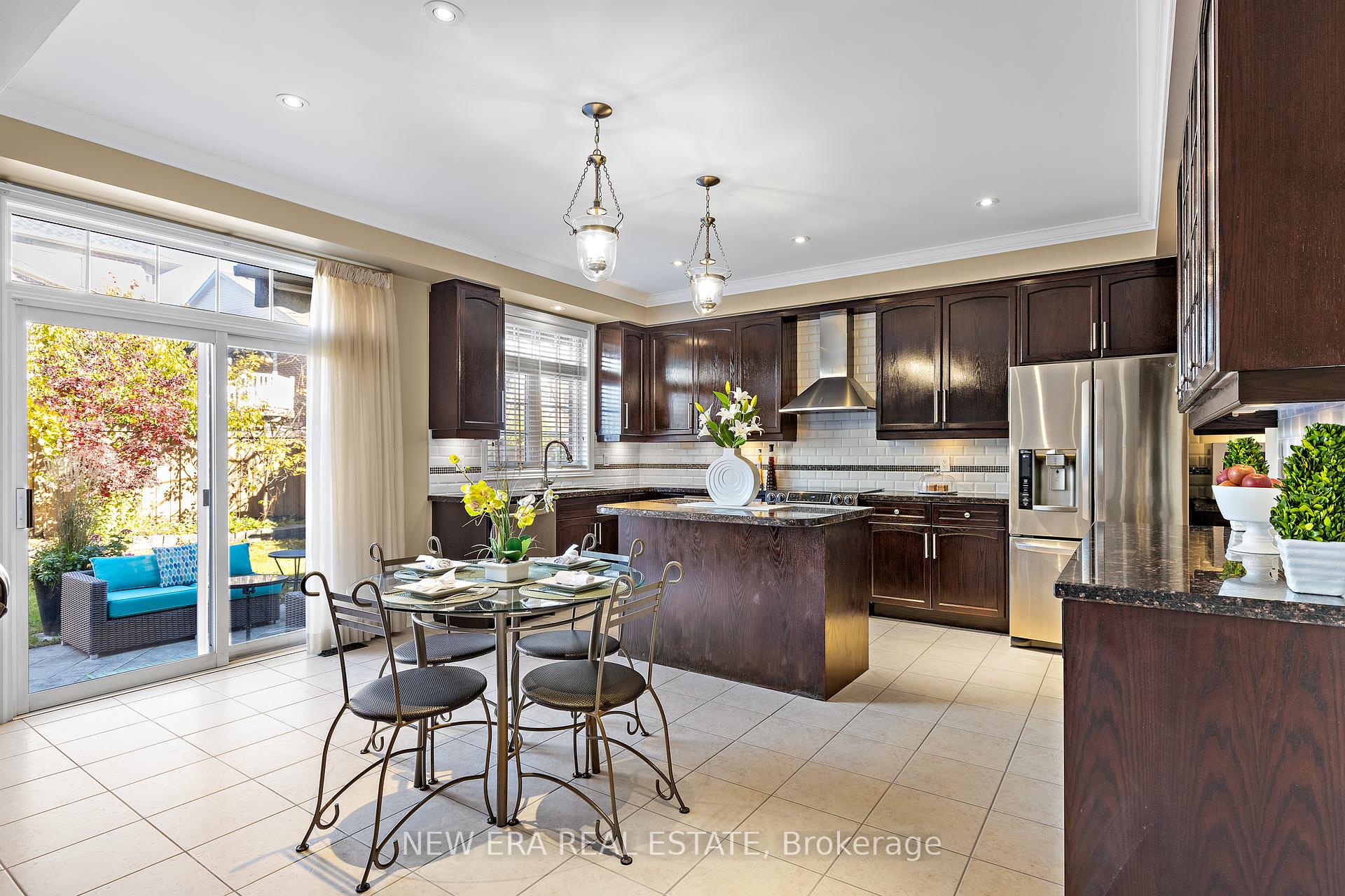 6751 Tattinger Ave, Mississauga, ON L5W1P4 | 4 Bedroom 4 Bathroom Detached House | Image 13