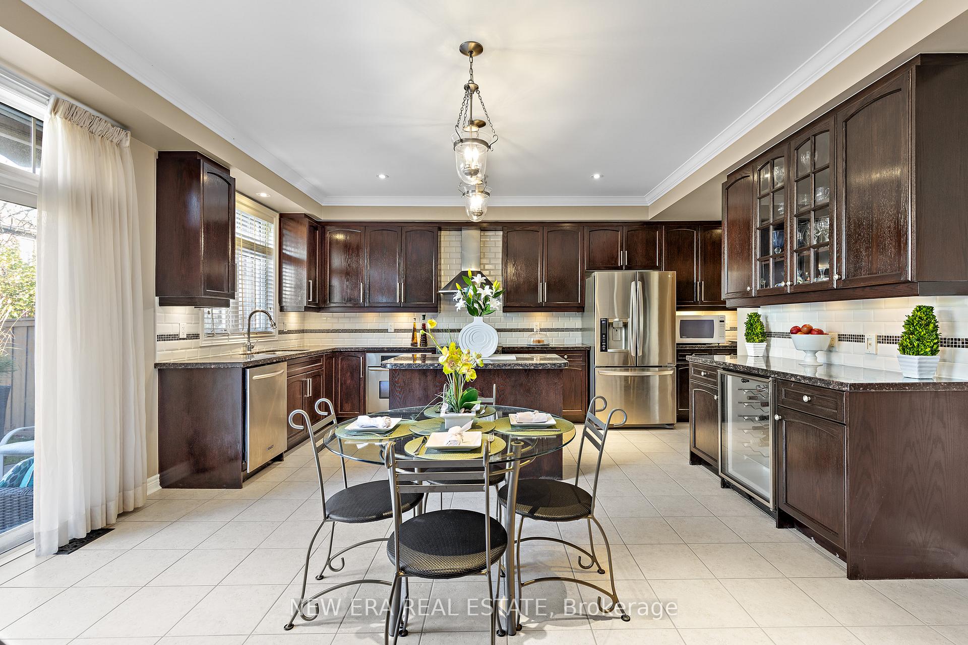 6751 Tattinger Ave, Mississauga, ON L5W1P4 | 4 Bedroom 4 Bathroom Detached House | Image 14