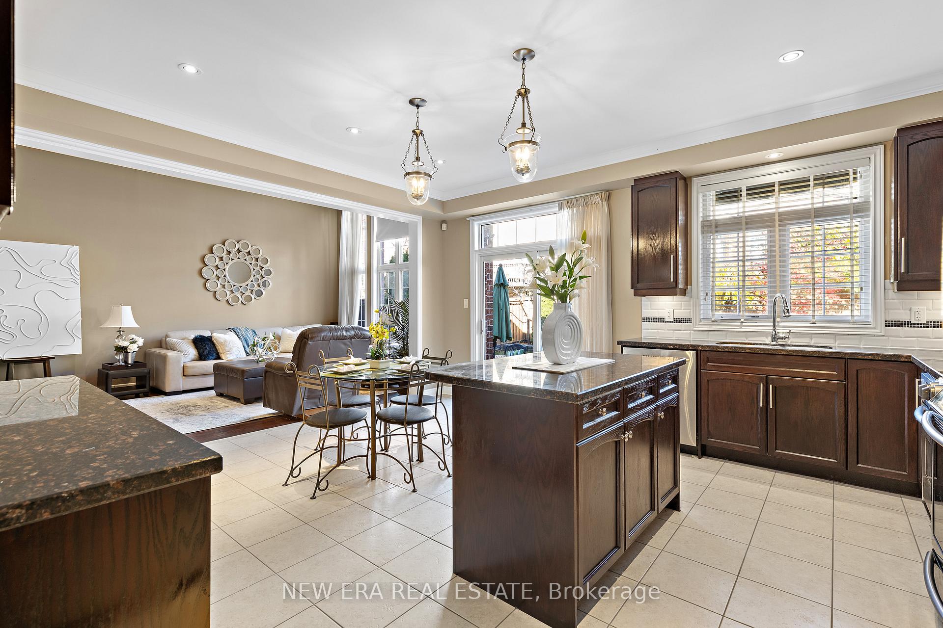 6751 Tattinger Ave, Mississauga, ON L5W1P4 | 4 Bedroom 4 Bathroom Detached House | Image 15