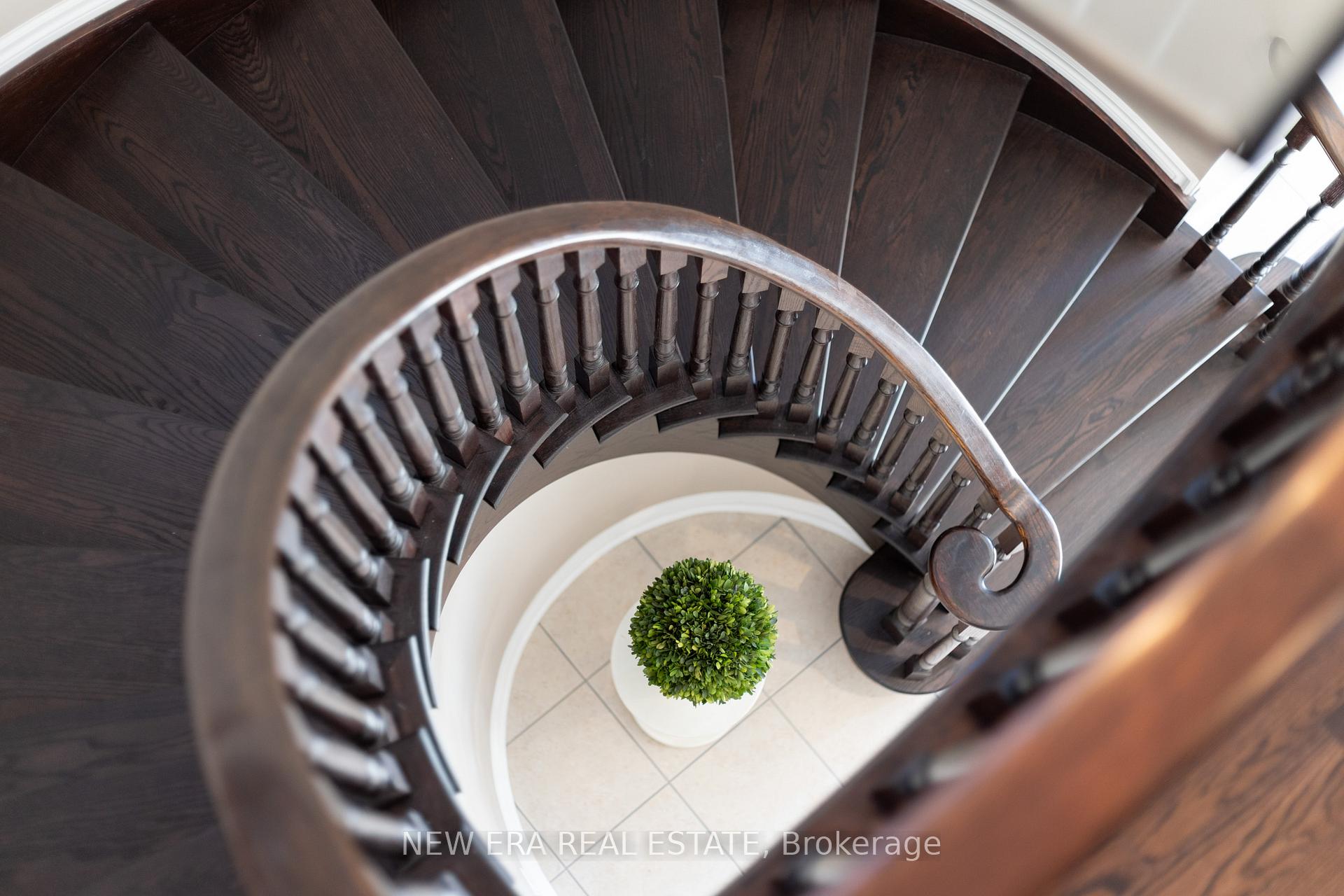 6751 Tattinger Ave, Mississauga, ON L5W1P4 | 4 Bedroom 4 Bathroom Detached House | Image 27