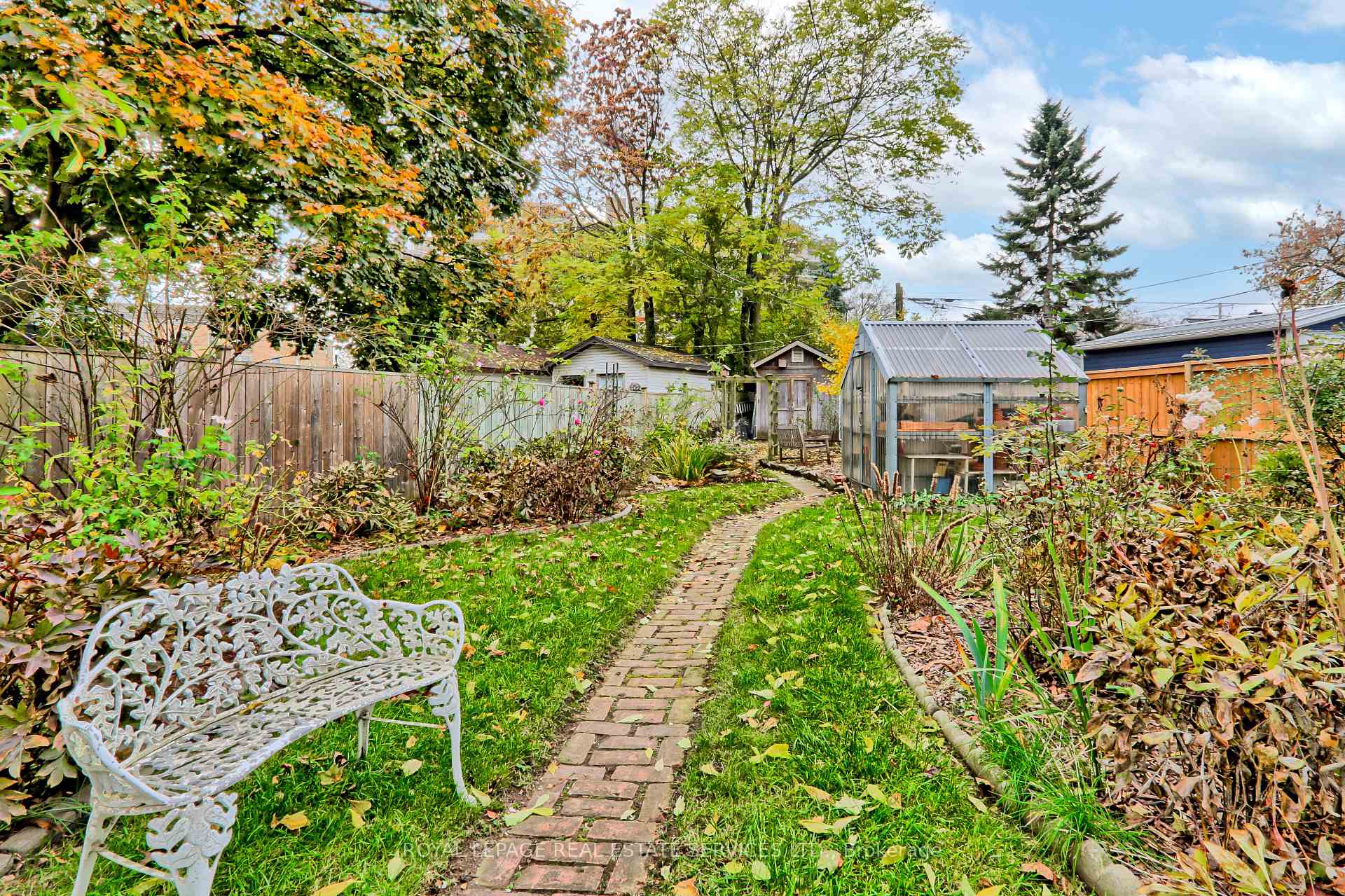 10 Smith Cres, Toronto, ON M8Z3X5 | 3 Bedroom 2 Bathroom Detached House | Image 10