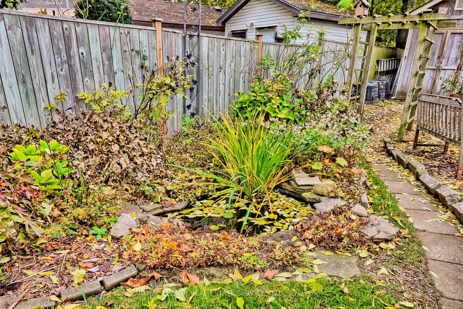 10 Smith Cres, Toronto, ON M8Z3X5 | 3 Bedroom 2 Bathroom Detached House | Image 12