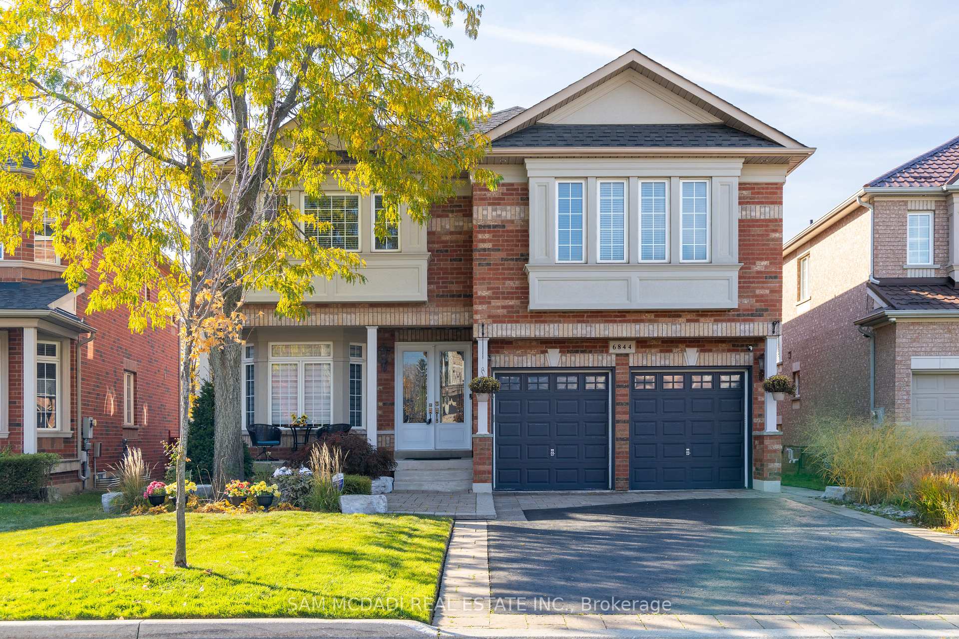 6844 Golden Hills Way, Mississauga, ON L5W1P3 | 4 Bedroom 5 Bathroom Detached House | Image 1