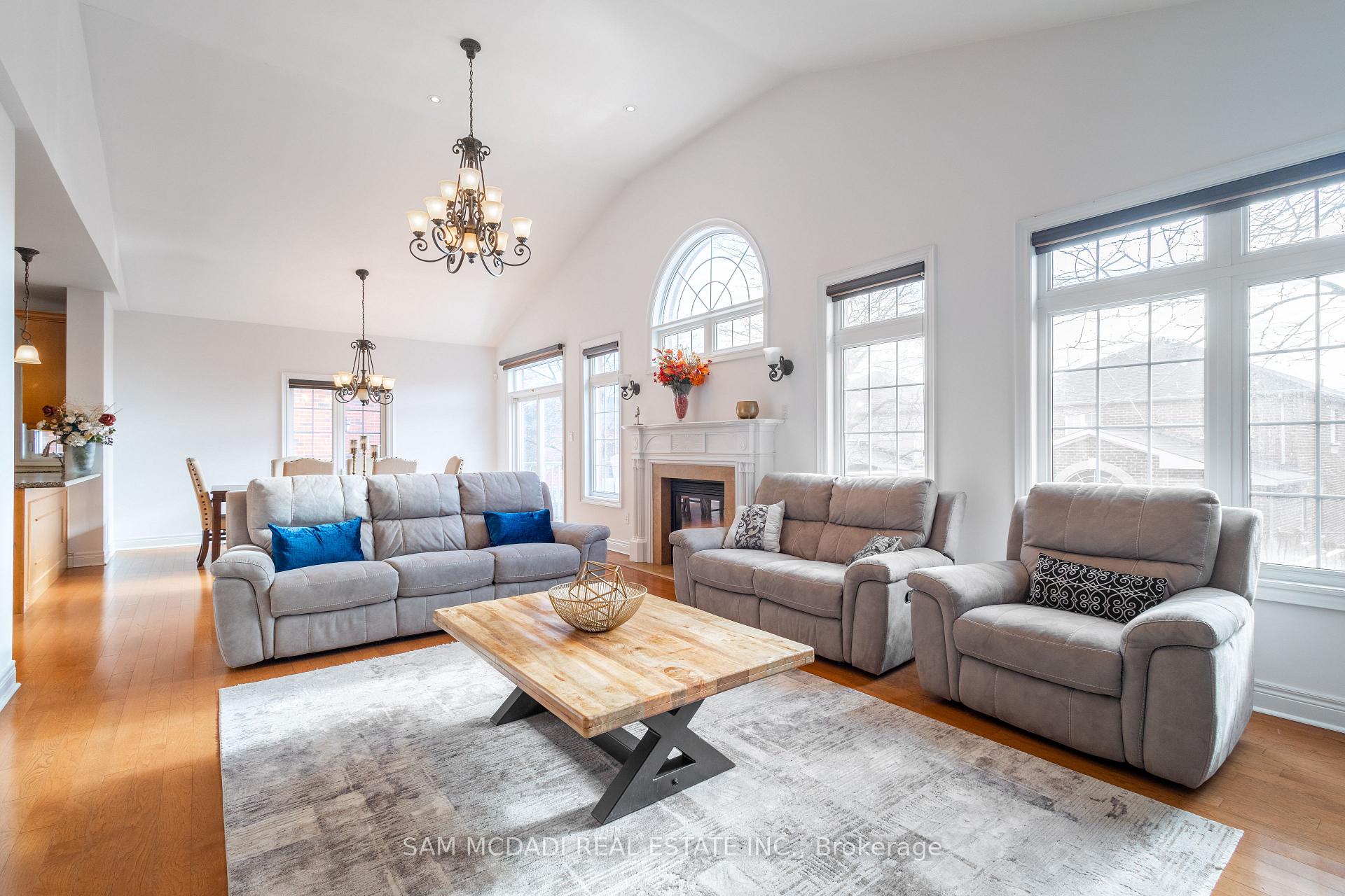 6844 Golden Hills Way, Mississauga, ON L5W1P3 | 4 Bedroom 5 Bathroom Detached House | Image 12