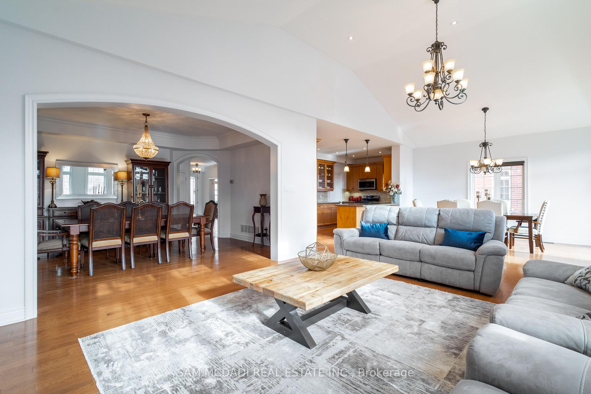 6844 Golden Hills Way, Mississauga, ON L5W1P3 | 4 Bedroom 5 Bathroom Detached House | Image 13