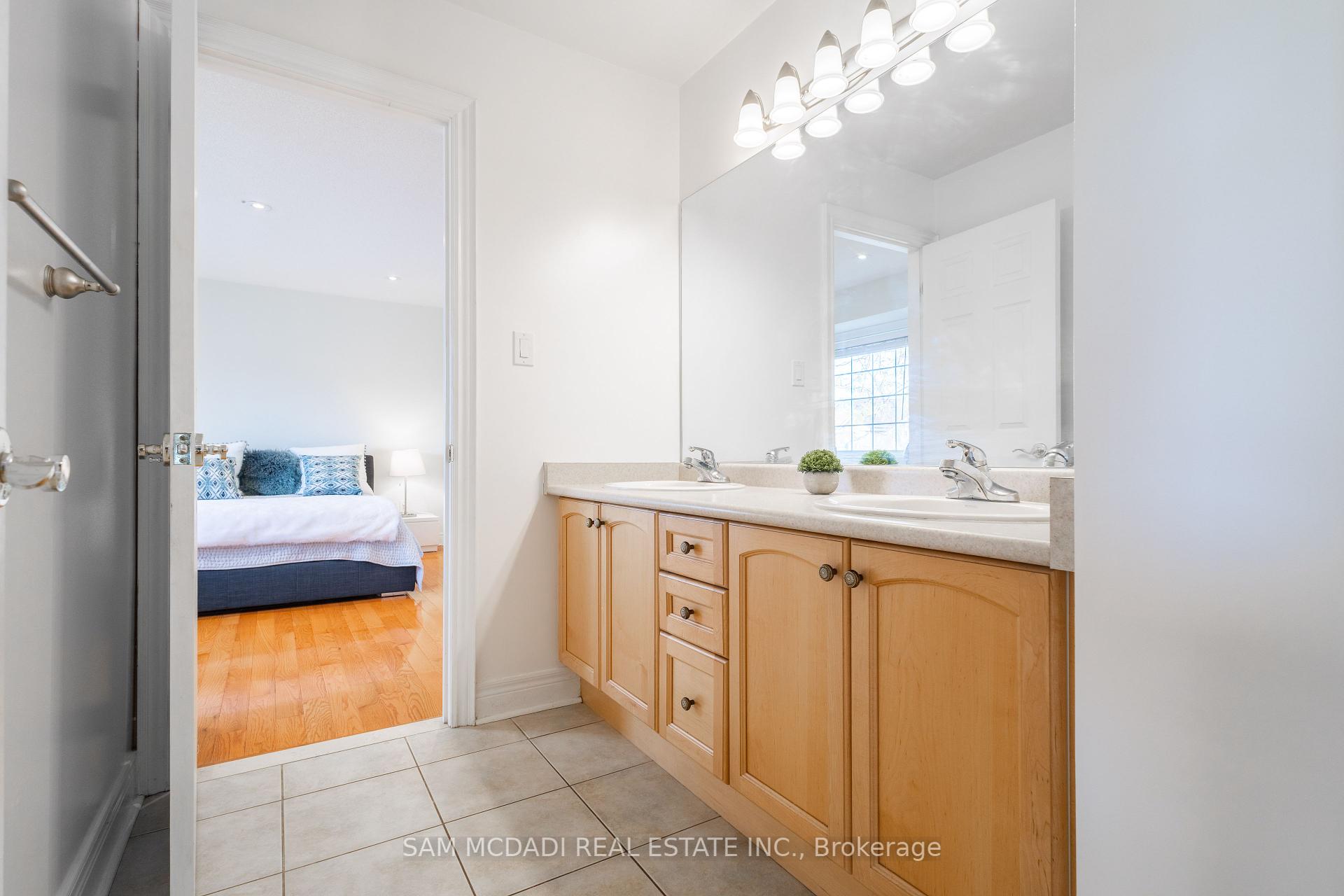 6844 Golden Hills Way, Mississauga, ON L5W1P3 | 4 Bedroom 5 Bathroom Detached House | Image 22