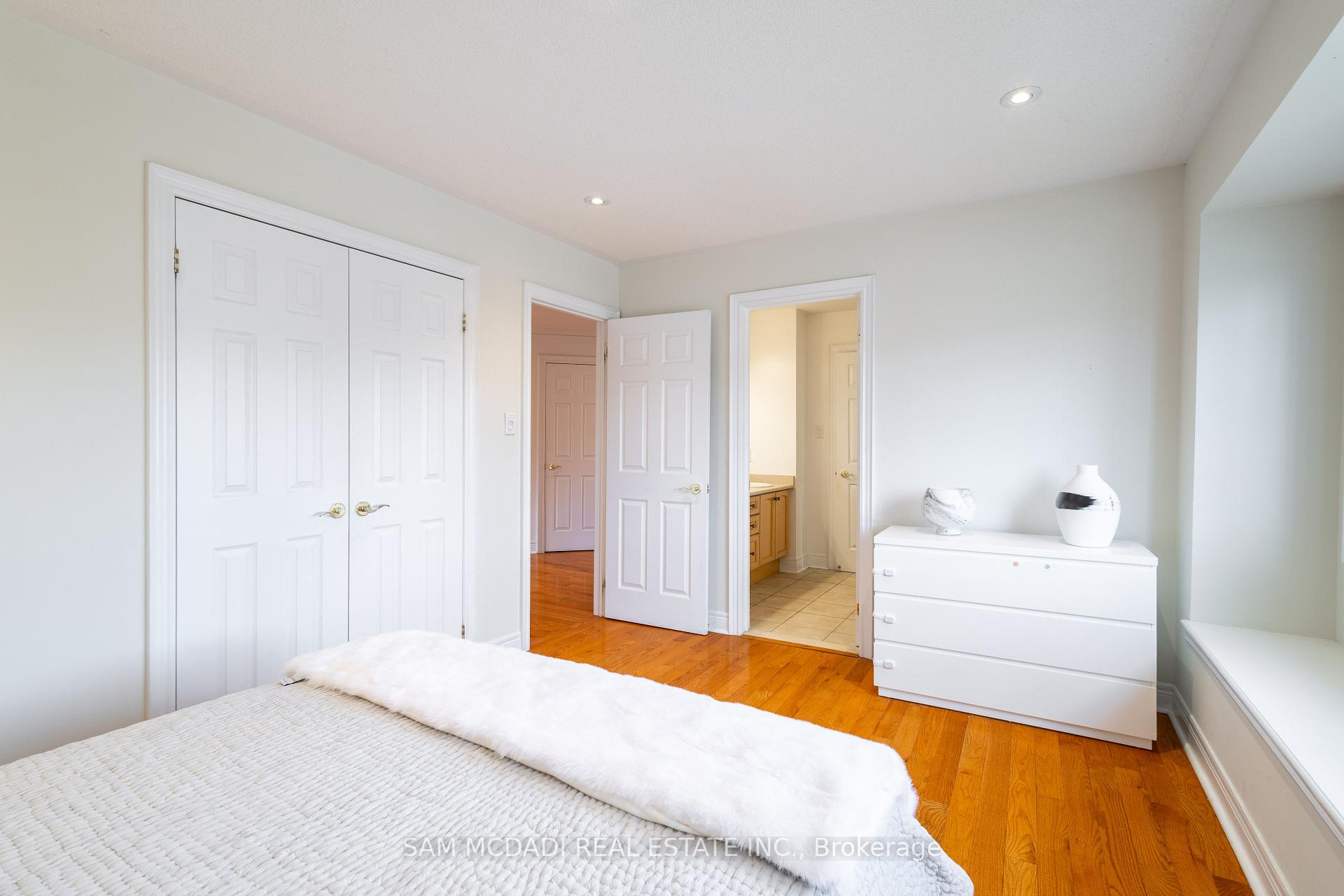 6844 Golden Hills Way, Mississauga, ON L5W1P3 | 4 Bedroom 5 Bathroom Detached House | Image 24