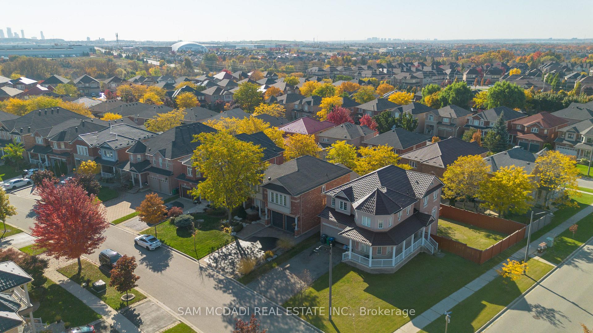 6844 Golden Hills Way, Mississauga, ON L5W1P3 | 4 Bedroom 5 Bathroom Detached House | Image 39