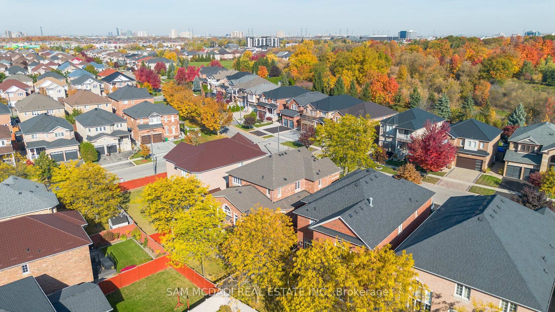 6844 Golden Hills Way, Mississauga, ON L5W1P3 | 4 Bedroom 5 Bathroom Detached House | Image 40