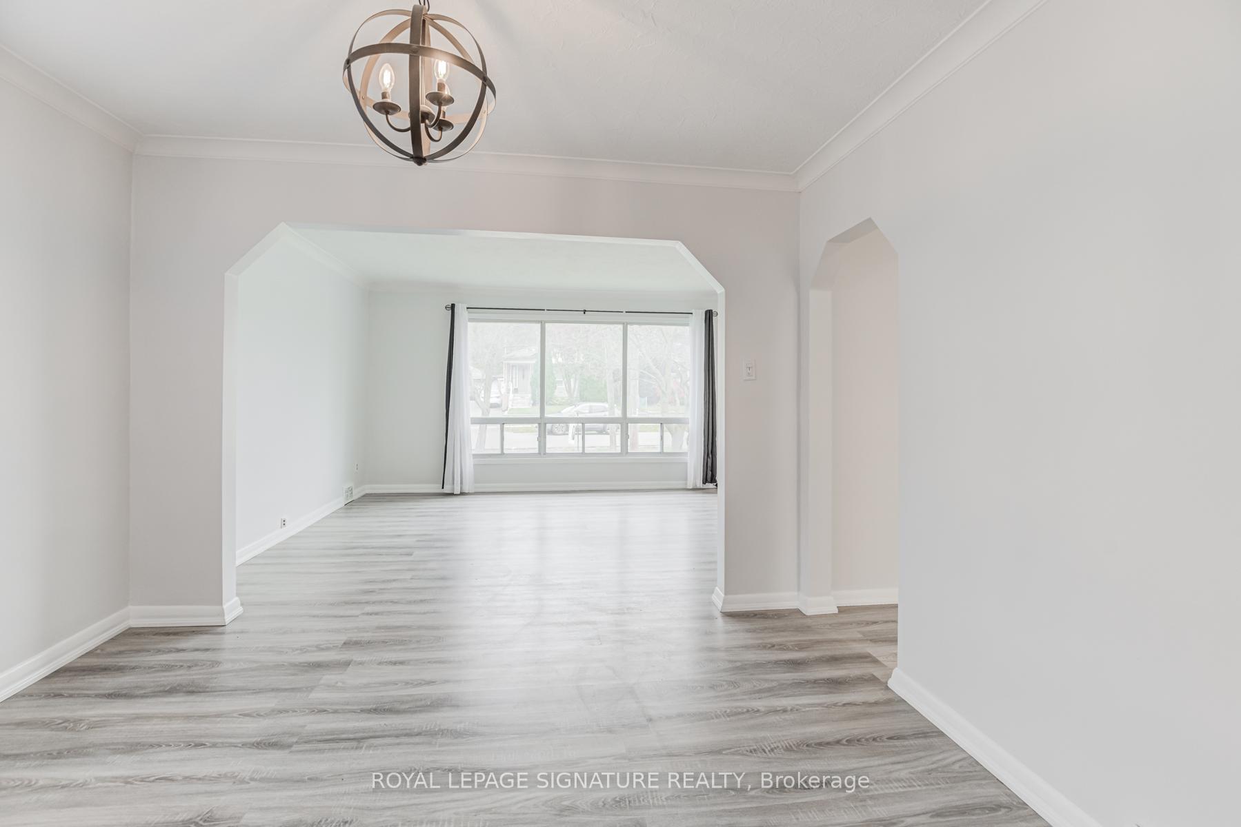 6 Bonnyview Dr, Toronto, ON M8Y3G6 | 3 Bedroom 2 Bathroom Detached House | Image 10