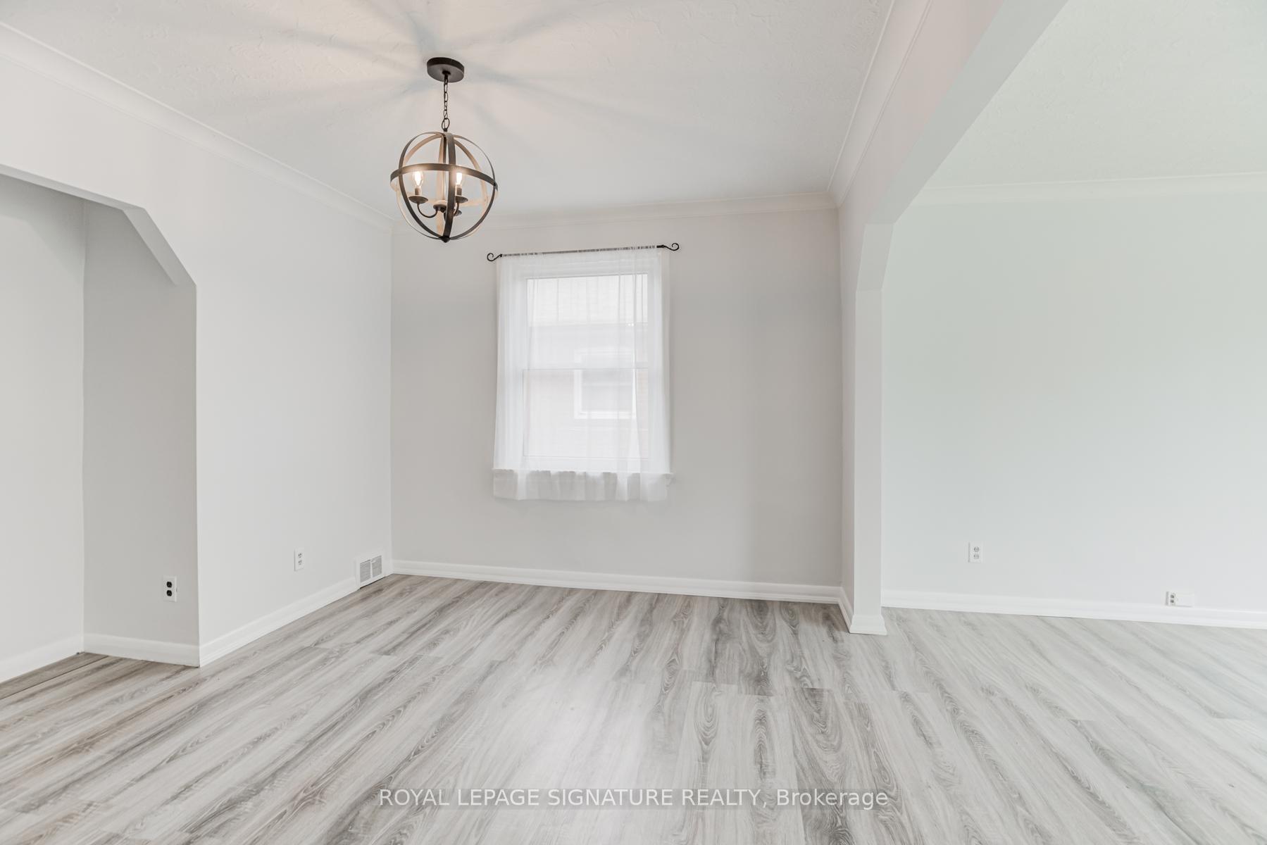 6 Bonnyview Dr, Toronto, ON M8Y3G6 | 3 Bedroom 2 Bathroom Detached House | Image 11