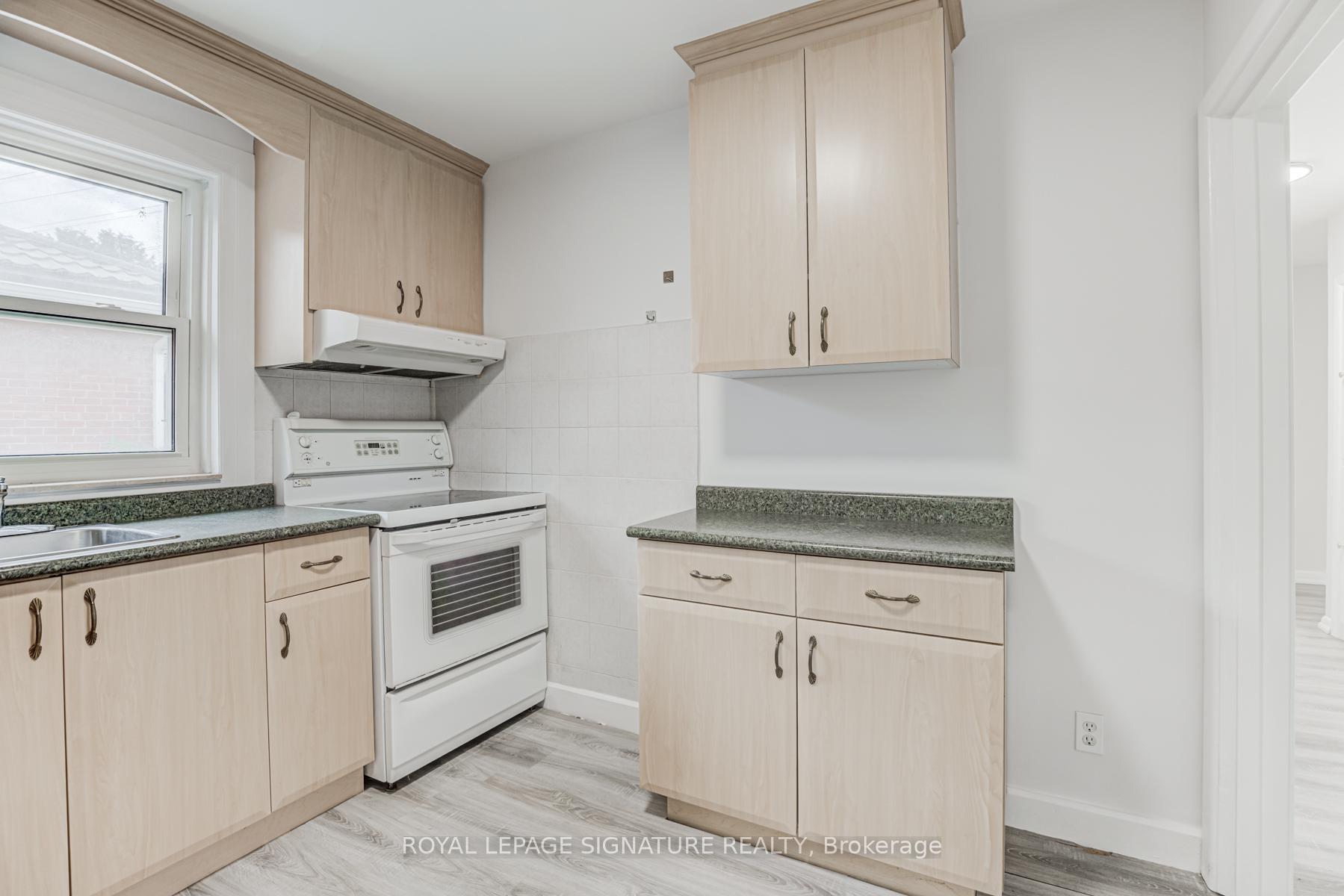 6 Bonnyview Dr, Toronto, ON M8Y3G6 | 3 Bedroom 2 Bathroom Detached House | Image 13