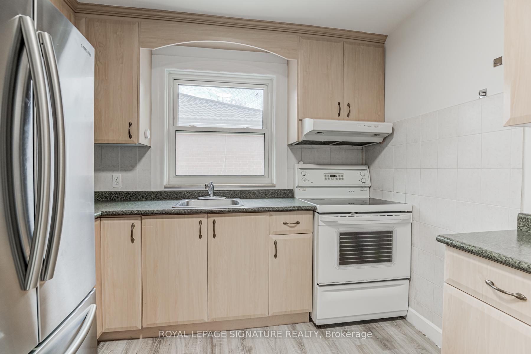 6 Bonnyview Dr, Toronto, ON M8Y3G6 | 3 Bedroom 2 Bathroom Detached House | Image 14