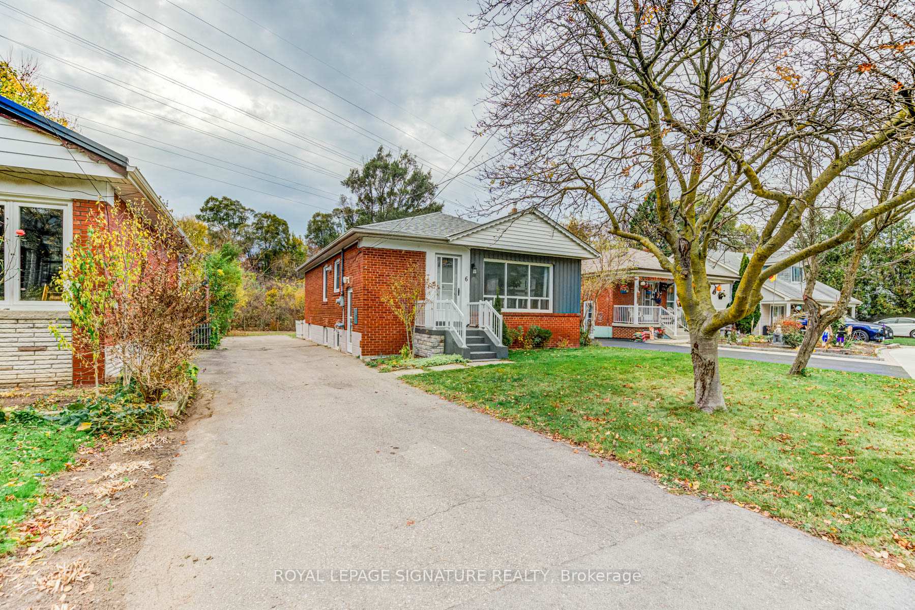 6 Bonnyview Dr, Toronto, ON M8Y3G6 | 3 Bedroom 2 Bathroom Detached House | Image 3