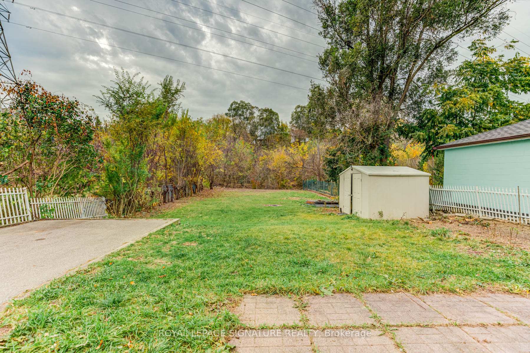 6 Bonnyview Dr, Toronto, ON M8Y3G6 | 3 Bedroom 2 Bathroom Detached House | Image 36