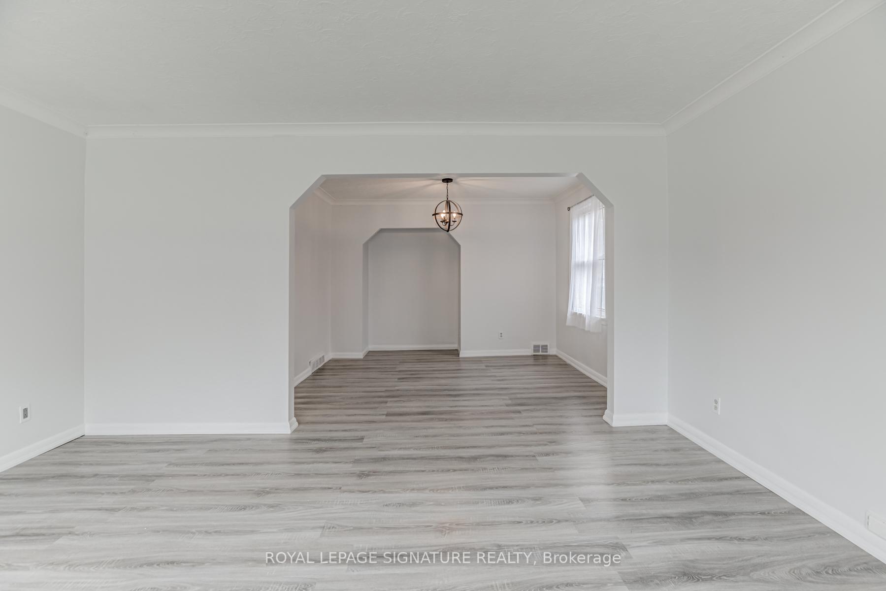 6 Bonnyview Dr, Toronto, ON M8Y3G6 | 3 Bedroom 2 Bathroom Detached House | Image 6