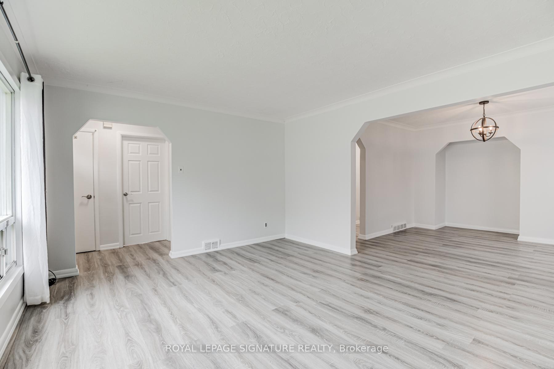 6 Bonnyview Dr, Toronto, ON M8Y3G6 | 3 Bedroom 2 Bathroom Detached House | Image 7