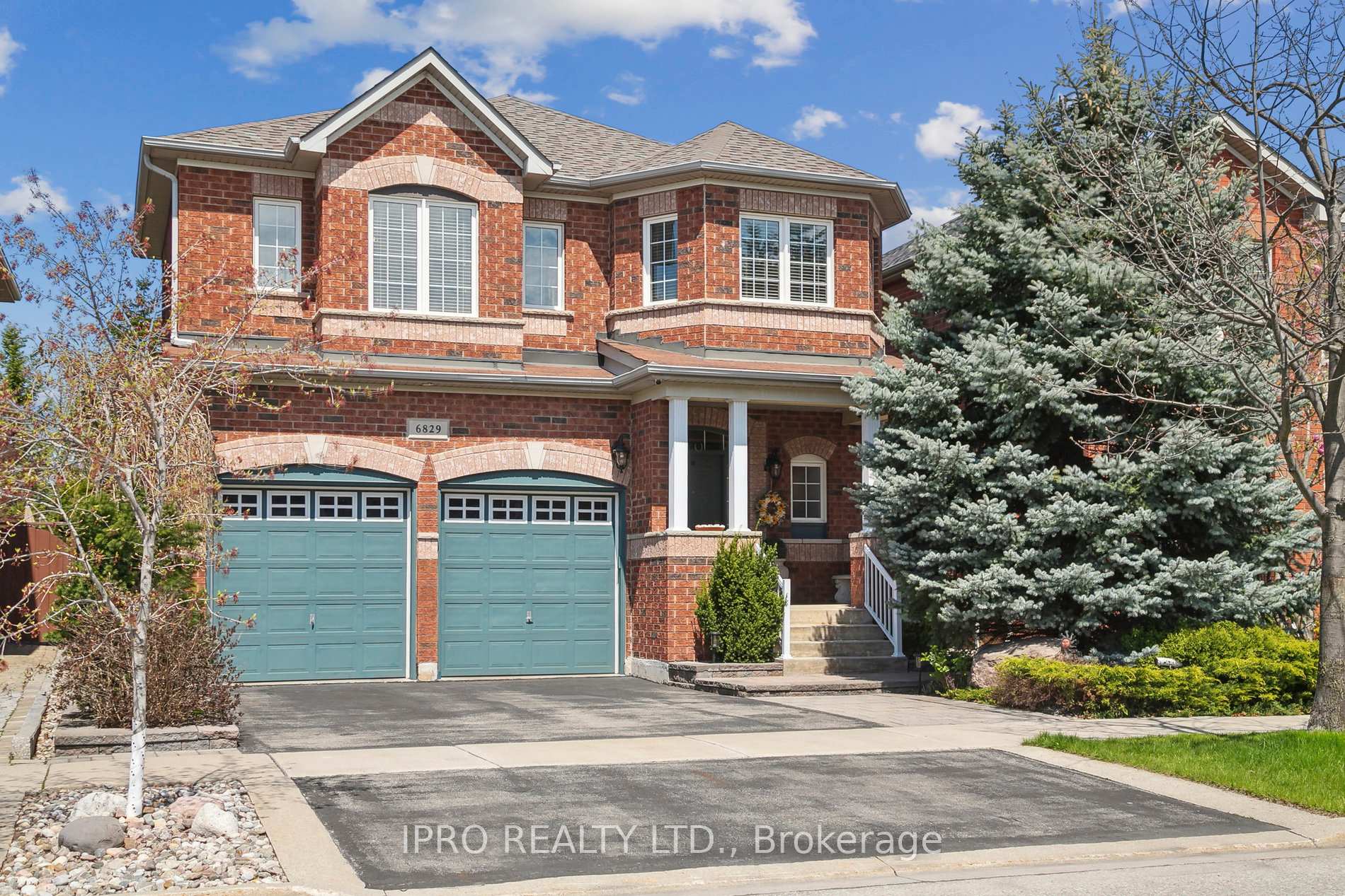 6829 Golden Hills Way, Mississauga, ON L5W1P3 | 4 Bedroom 4 Bathroom Detached House | Image 1