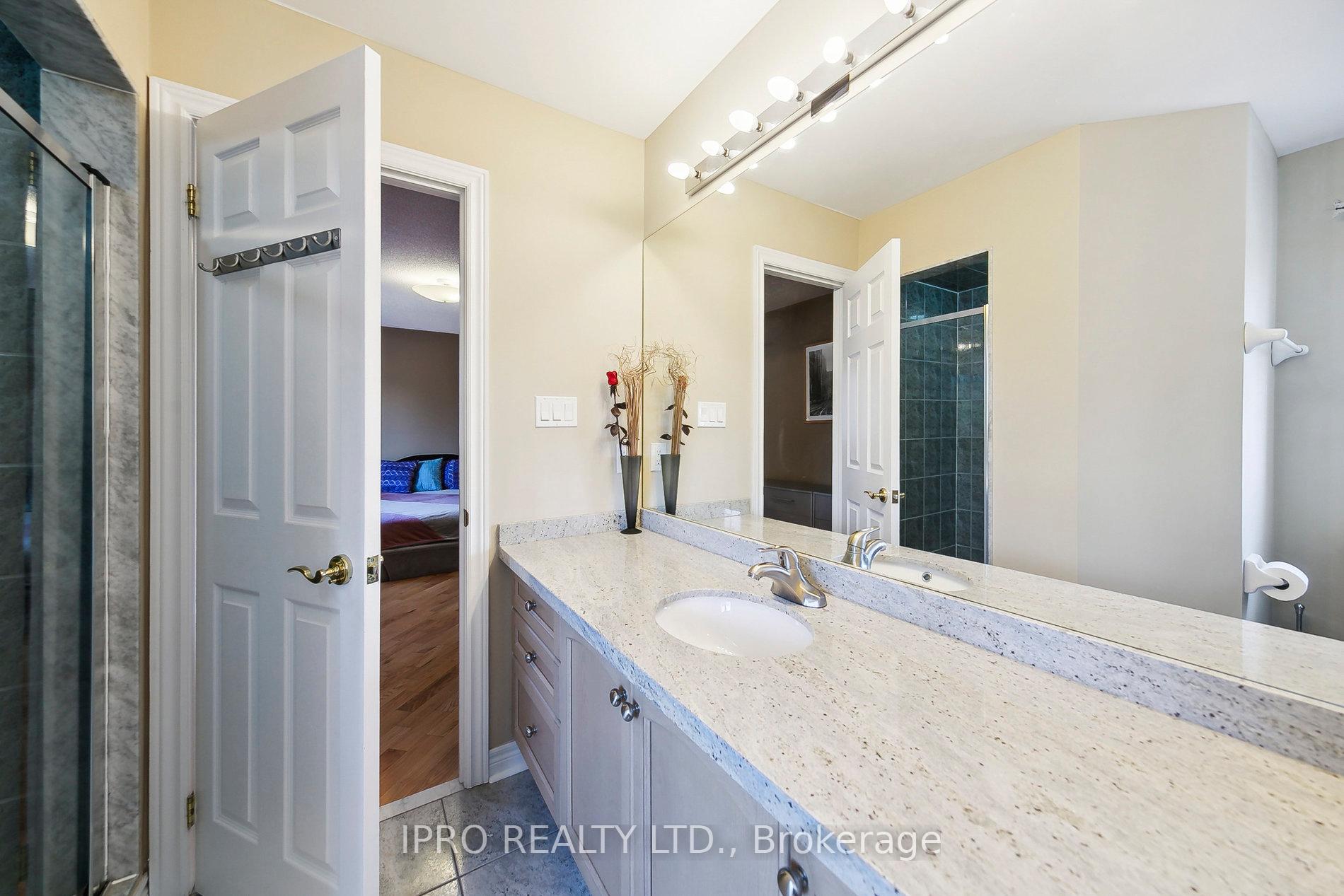 6829 Golden Hills Way, Mississauga, ON L5W1P3 | 4 Bedroom 4 Bathroom Detached House | Image 17