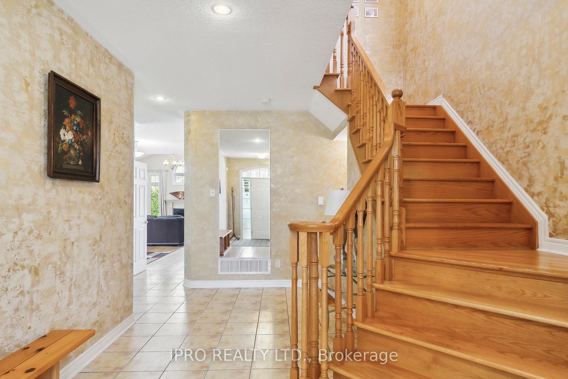 6829 Golden Hills Way, Mississauga, ON L5W1P3 | 4 Bedroom 4 Bathroom Detached House | Image 6