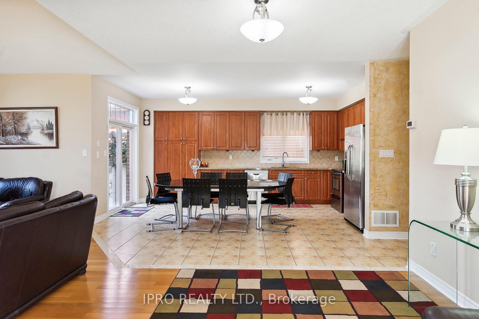 6829 Golden Hills Way, Mississauga, ON L5W1P3 | 4 Bedroom 4 Bathroom Detached House | Image 8