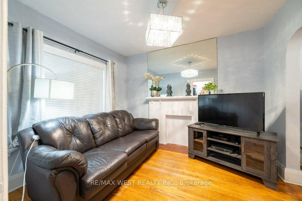 3 Chambers Ave, Toronto, ON M6N3L8 | 3 Bedroom 1 Bathroom Semi-Detached House | Image 12