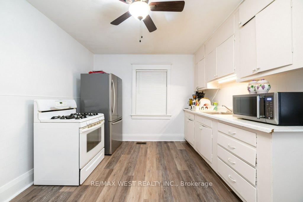 3 Chambers Ave, Toronto, ON M6N3L8 | 3 Bedroom 1 Bathroom Semi-Detached House | Image 15