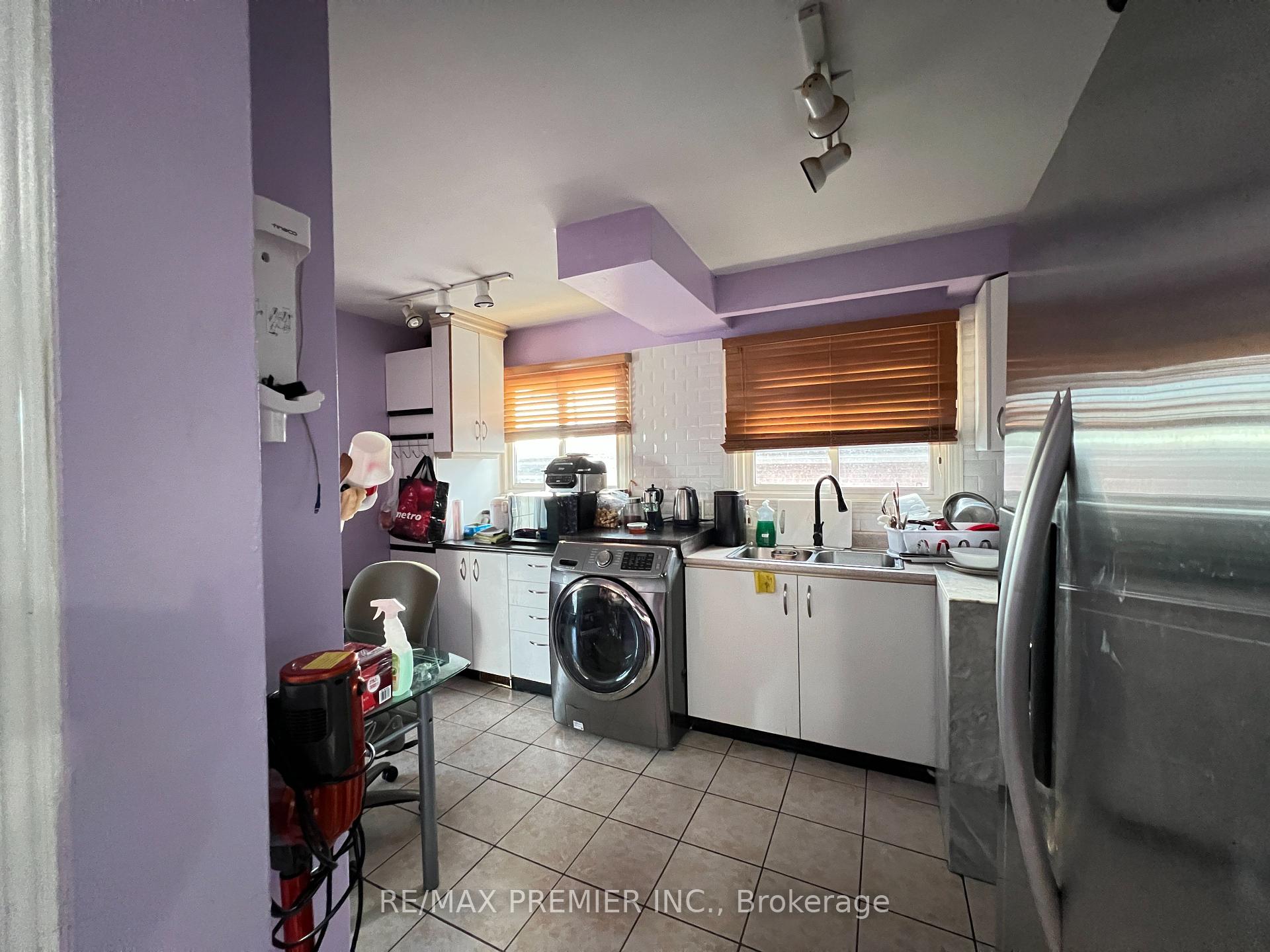 26 Thurrock Rd, Toronto, ON M3L1P6 | 3 Bedroom 2 Bathroom Semi-Detached House | Image 10