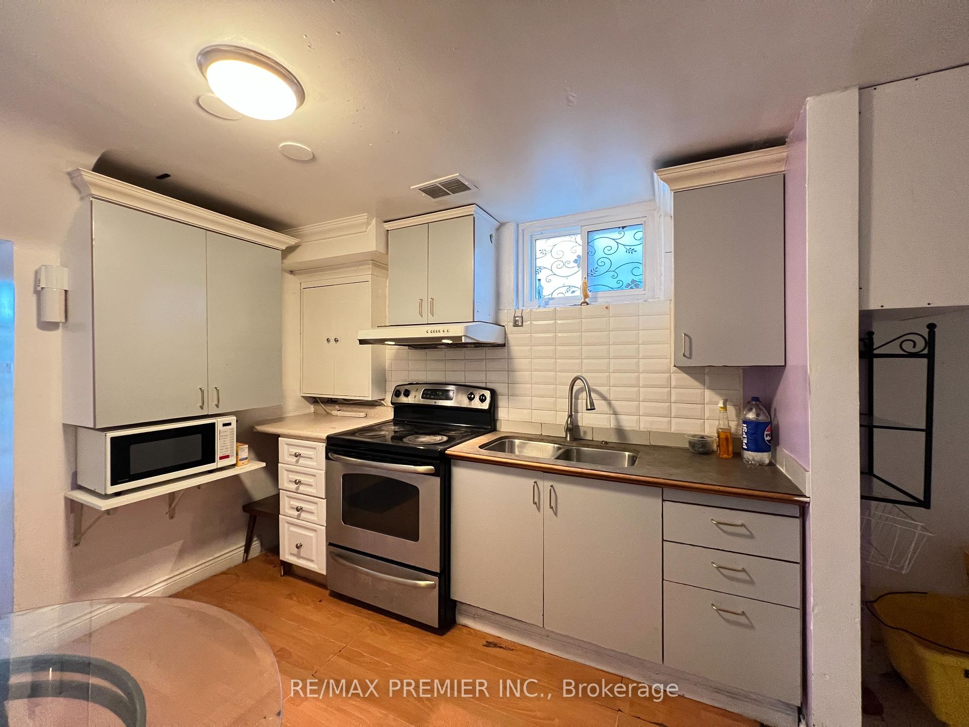 26 Thurrock Rd, Toronto, ON M3L1P6 | 3 Bedroom 2 Bathroom Semi-Detached House | Image 14