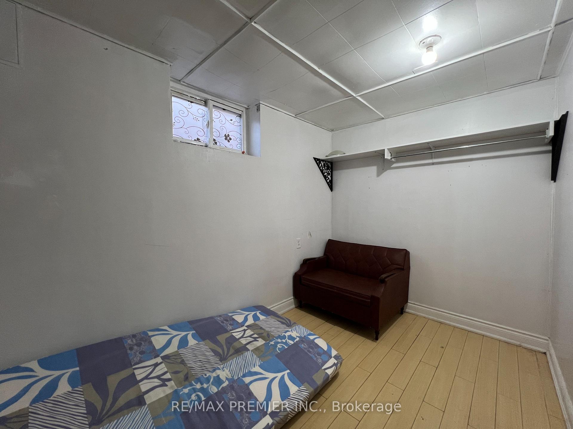 26 Thurrock Rd, Toronto, ON M3L1P6 | 3 Bedroom 2 Bathroom Semi-Detached House | Image 16