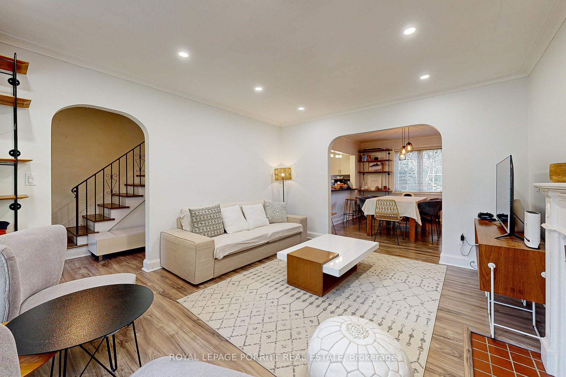 110 Prince Edward Dr S, Toronto, ON M8Y3V9 | 3 Bedroom 2 Bathroom Detached House | Image 2