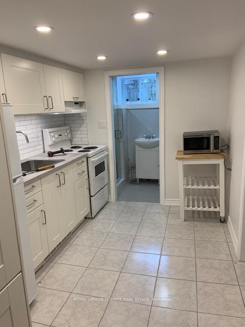 110 Prince Edward Dr S, Toronto, ON M8Y3V9 | 3 Bedroom 2 Bathroom Detached House | Image 29